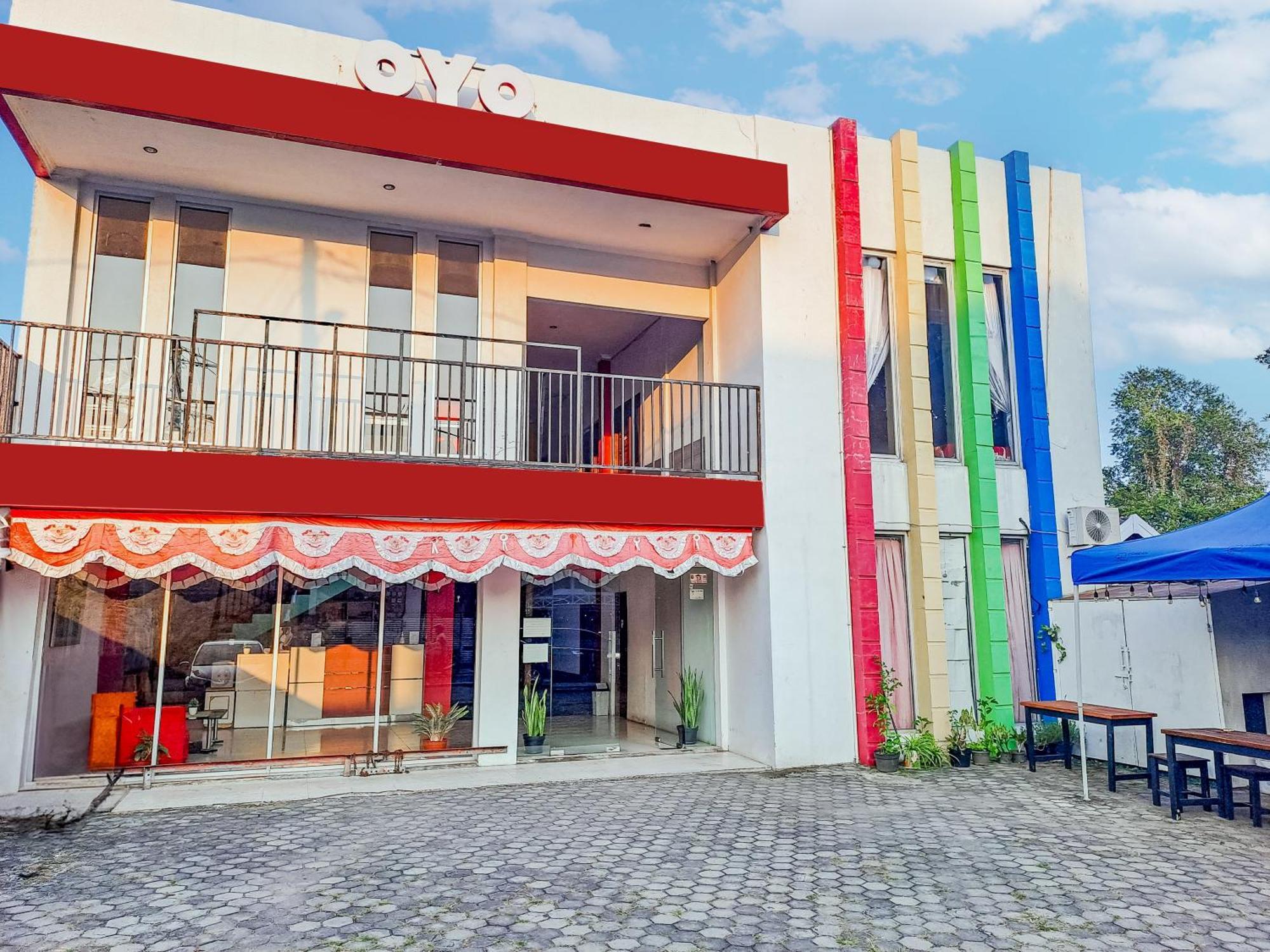 Oyo 2657 Pelangi 3*
